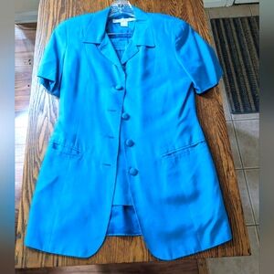 Woman's 100% silk skirt and blazer set, blue, size 6, short sleeve